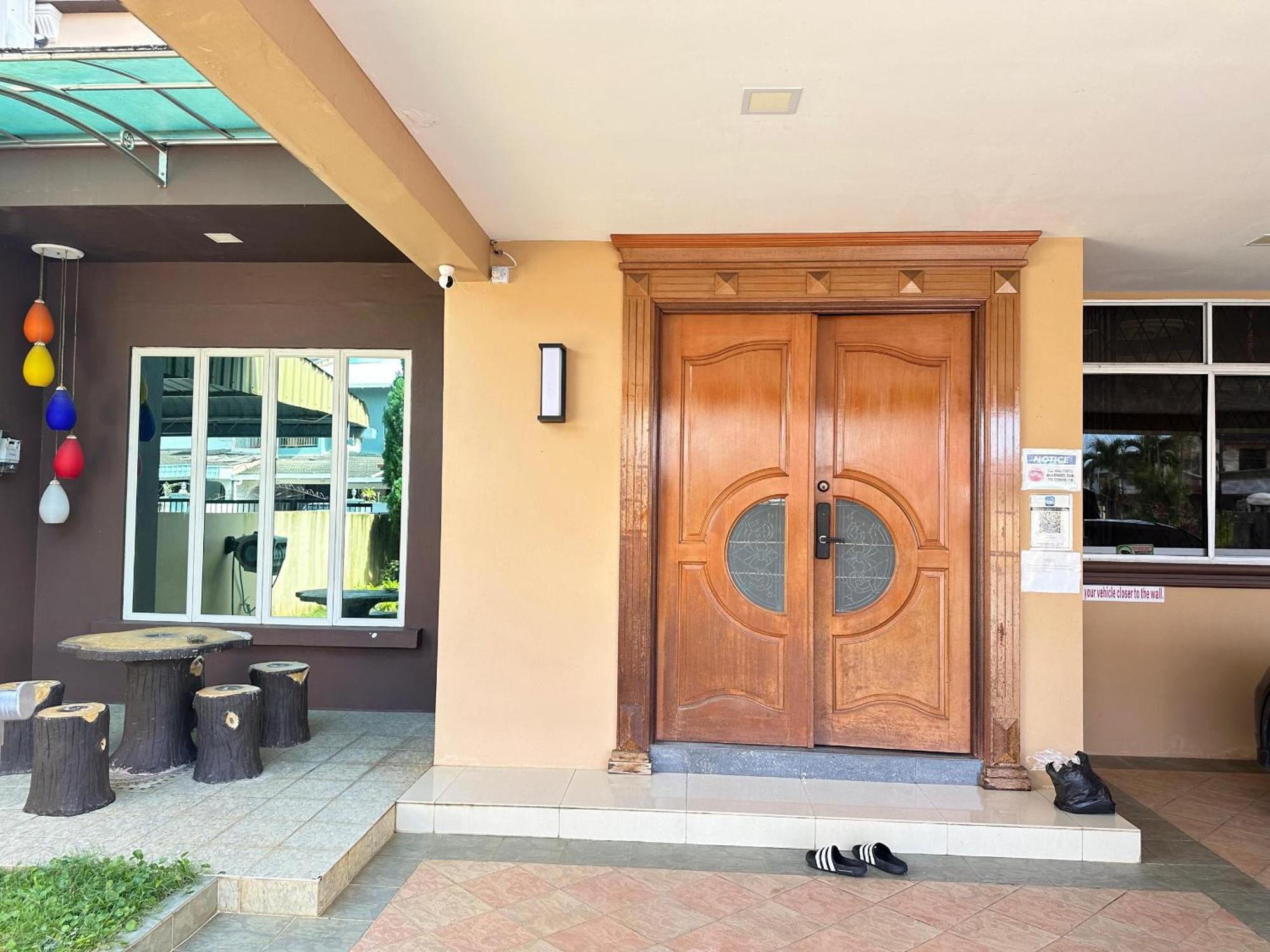Seladah Stay Kuching Exterior foto