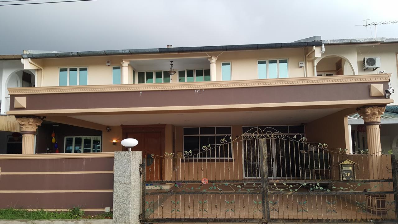 Seladah Stay Kuching Exterior foto